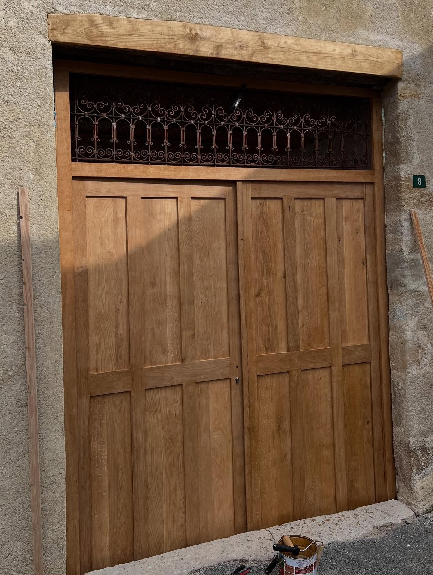 Porte de grange en chêne massif sur mesure
