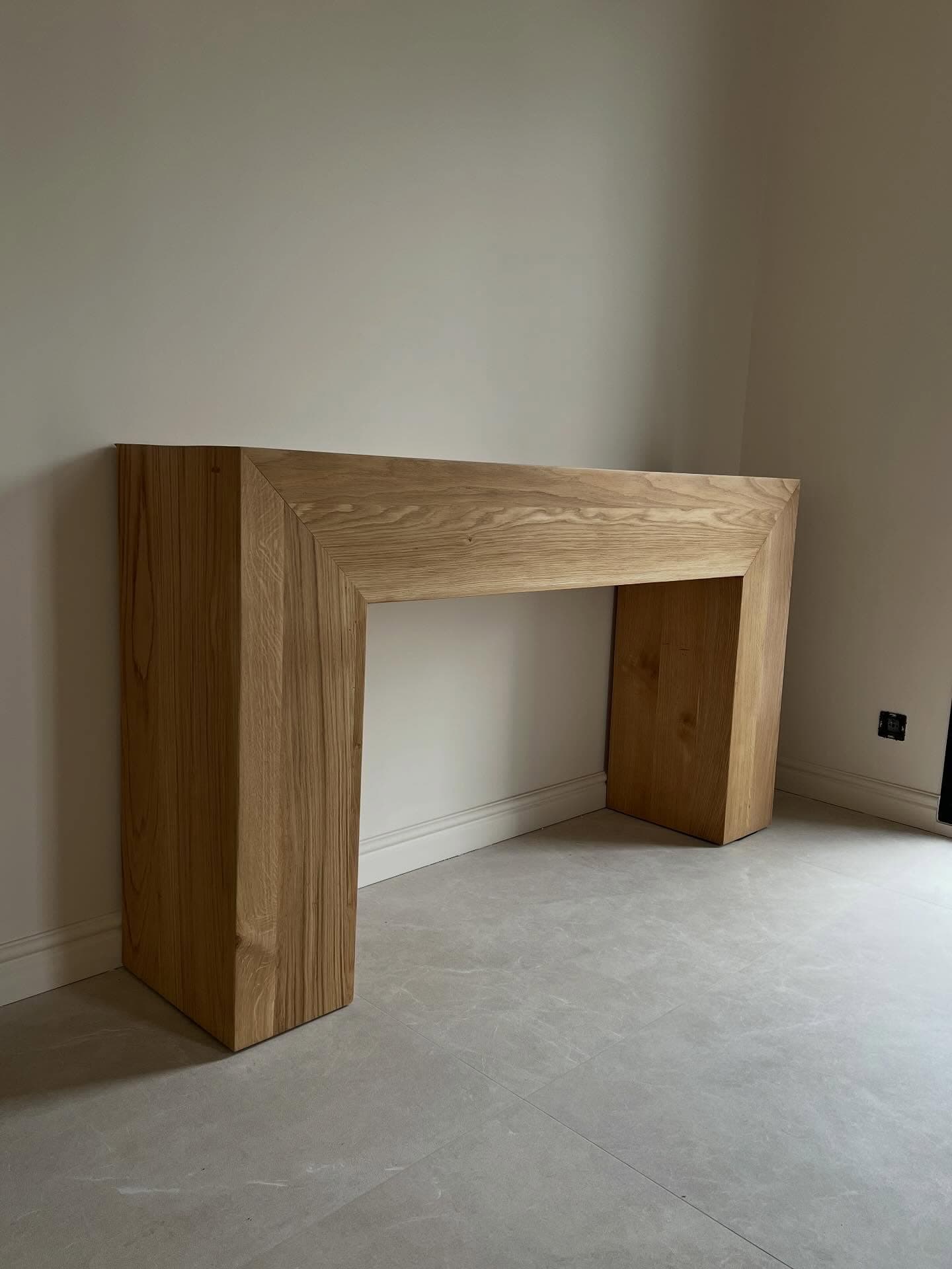 Console d’entrée en chêne massif, assemblage et coupe invisible, merci le chêne
